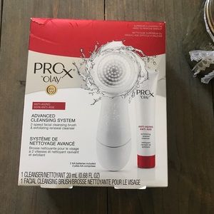 ‼️SOLD‼️Olay Cleansing Facial Brush System